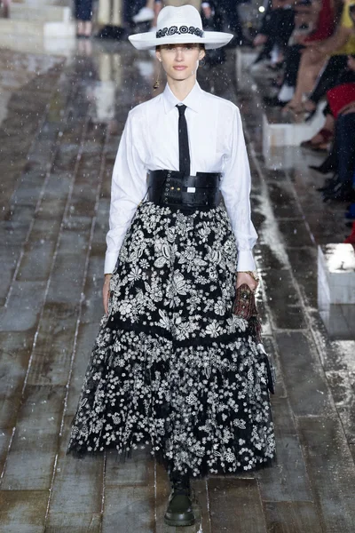 Look 13